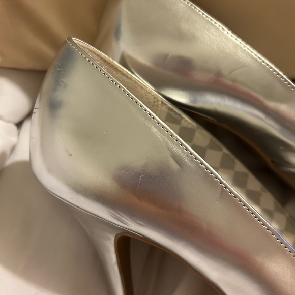 Christian Siriano Shiny Silver Heels size 10 - Picture 3 of 12